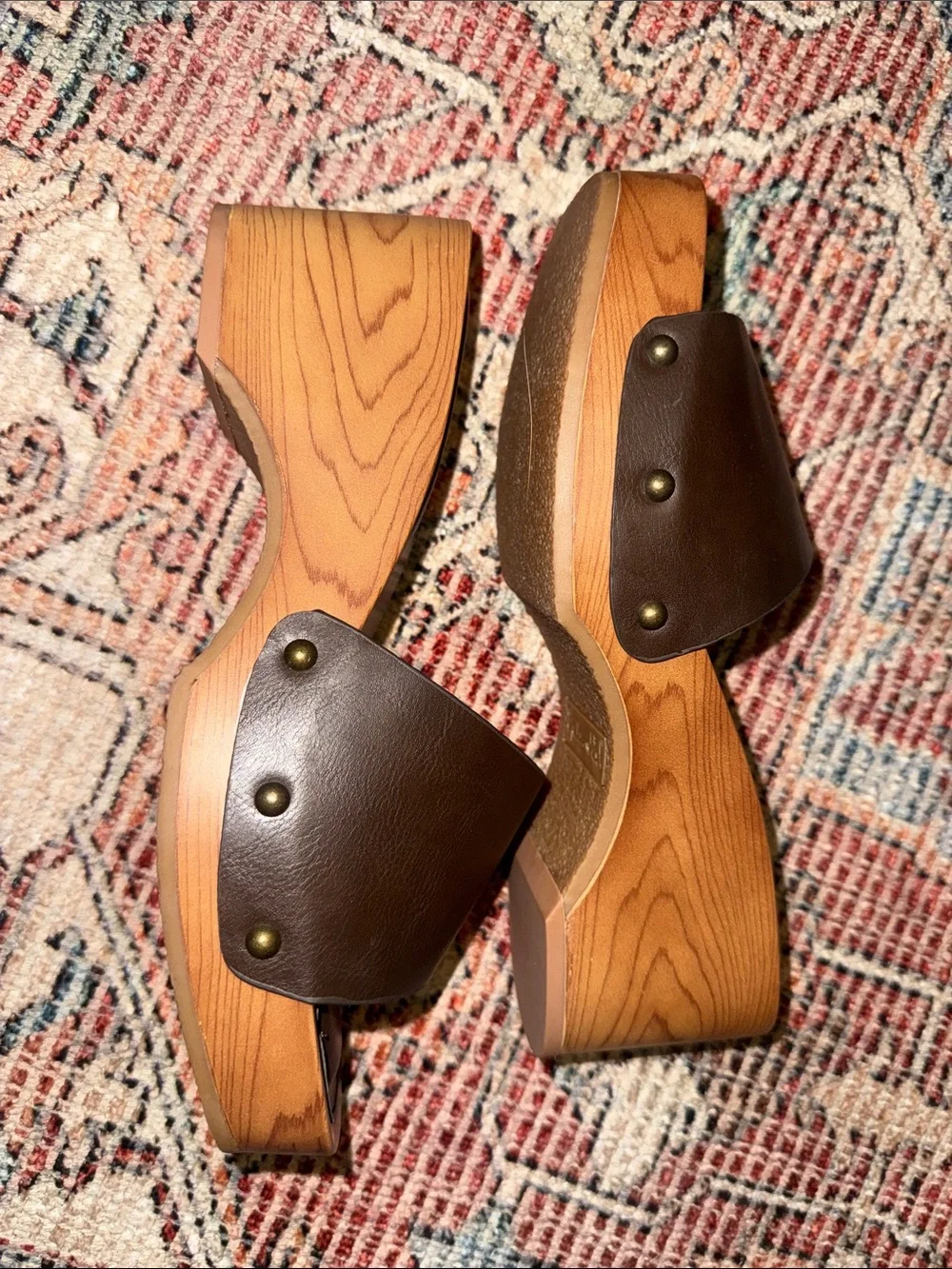 Splendid simple leather
